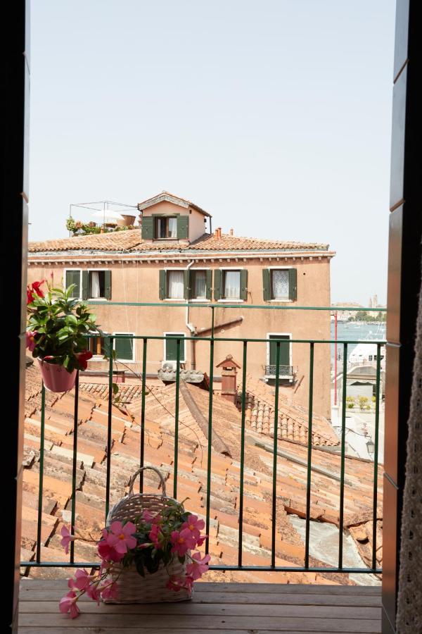 Acqua - Attico Con Terrazza Apartment Venice Luaran gambar