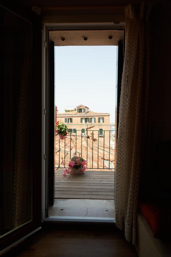 Acqua - Attico Con Terrazza Apartment Venice Luaran gambar